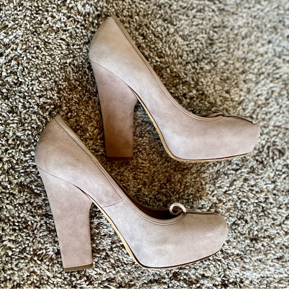 Dior Nude Suede Ballet Heels with Bows and Square Toes - Picture 4 of 15